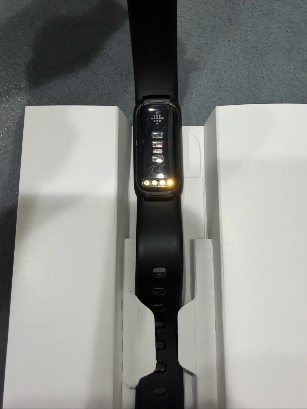 fitbit Luxe Fitness & Wellness Tracker - Black